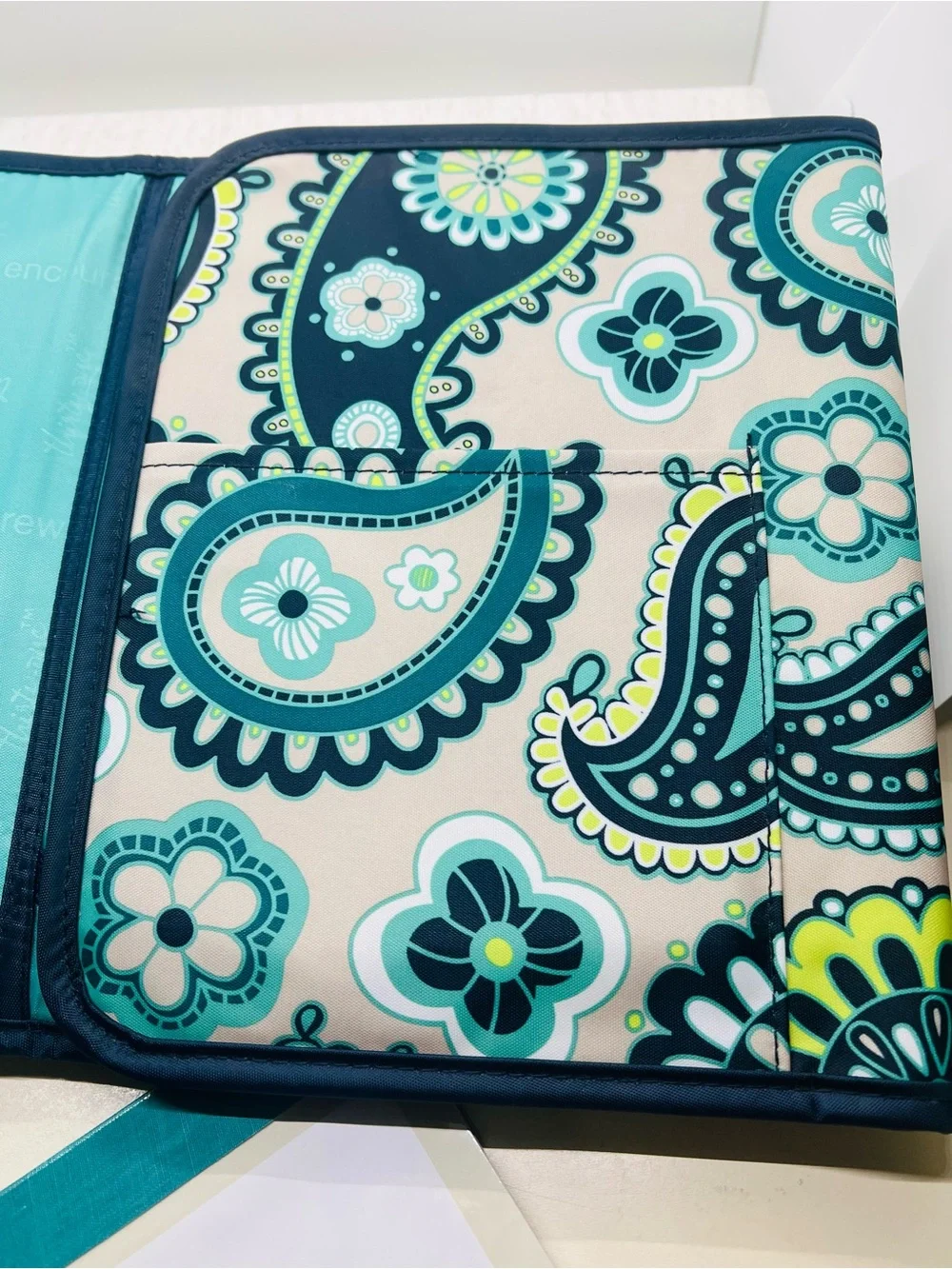 Thirty-One Fold It Up Organizer NEW Paisley Day Tablet Bible Holder Notepad